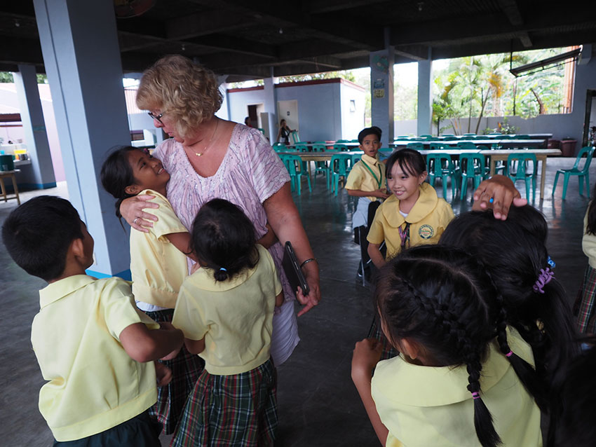 Kay Mackay visits Children in Manila for the Charity